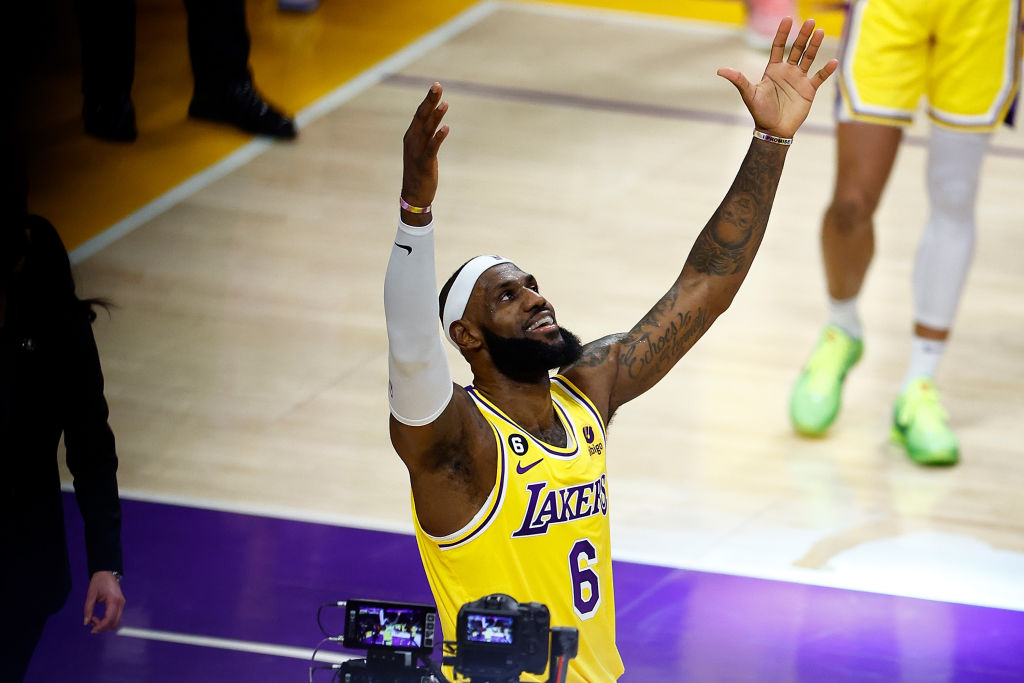 Lebron Keeps Breaking Nba Records This Time As An All Star