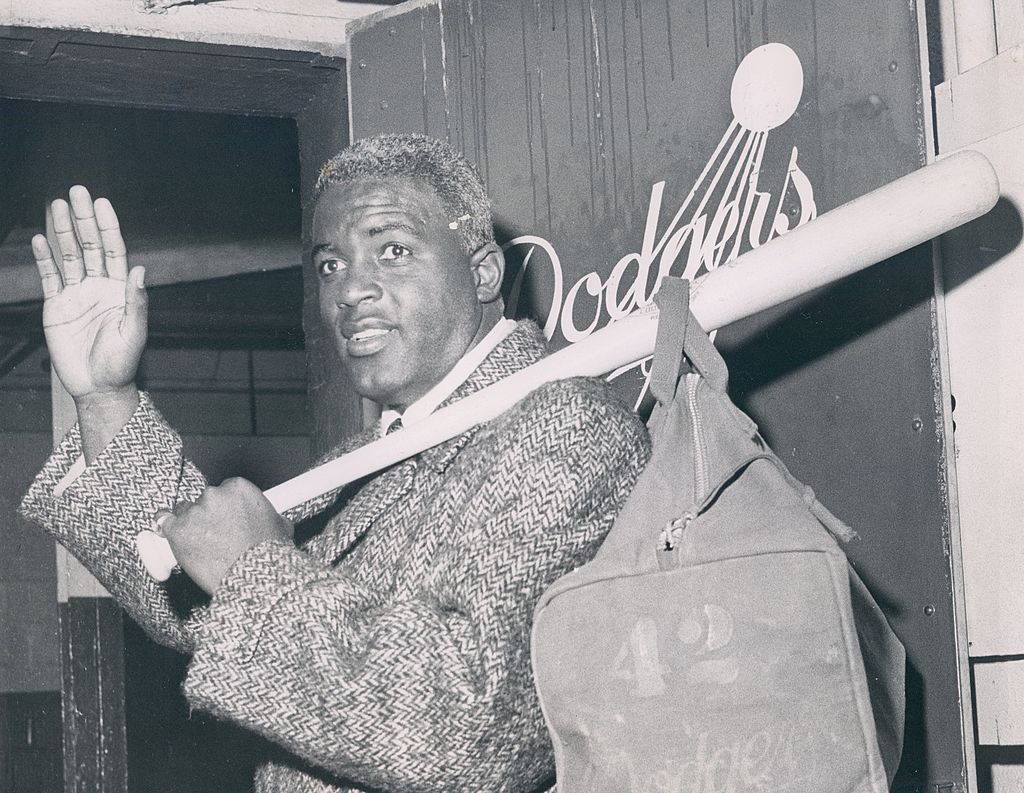 jackie robinson signing contract